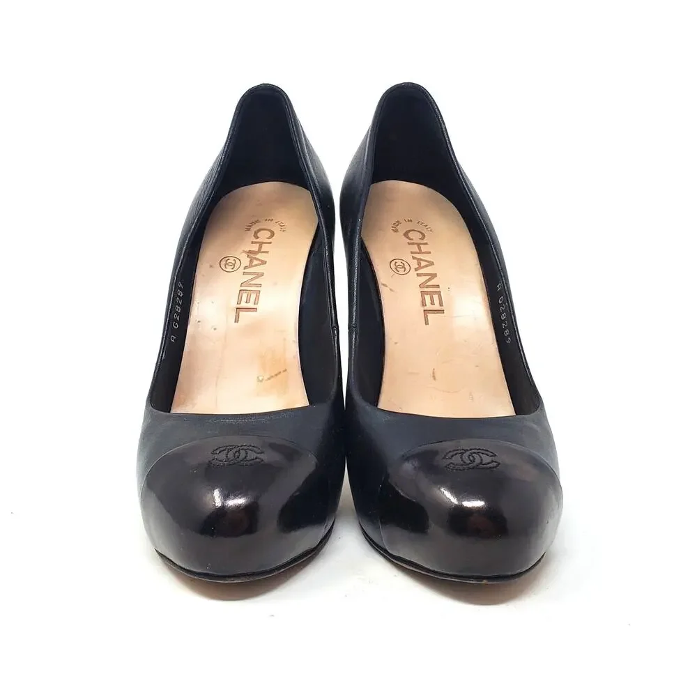 Chanel Cap Toe Leather CC Logo Pumps Interlocking Heels Black Karl Lagerfeld 37